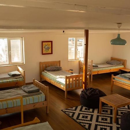 Udabno Hostel エクステリア 写真
