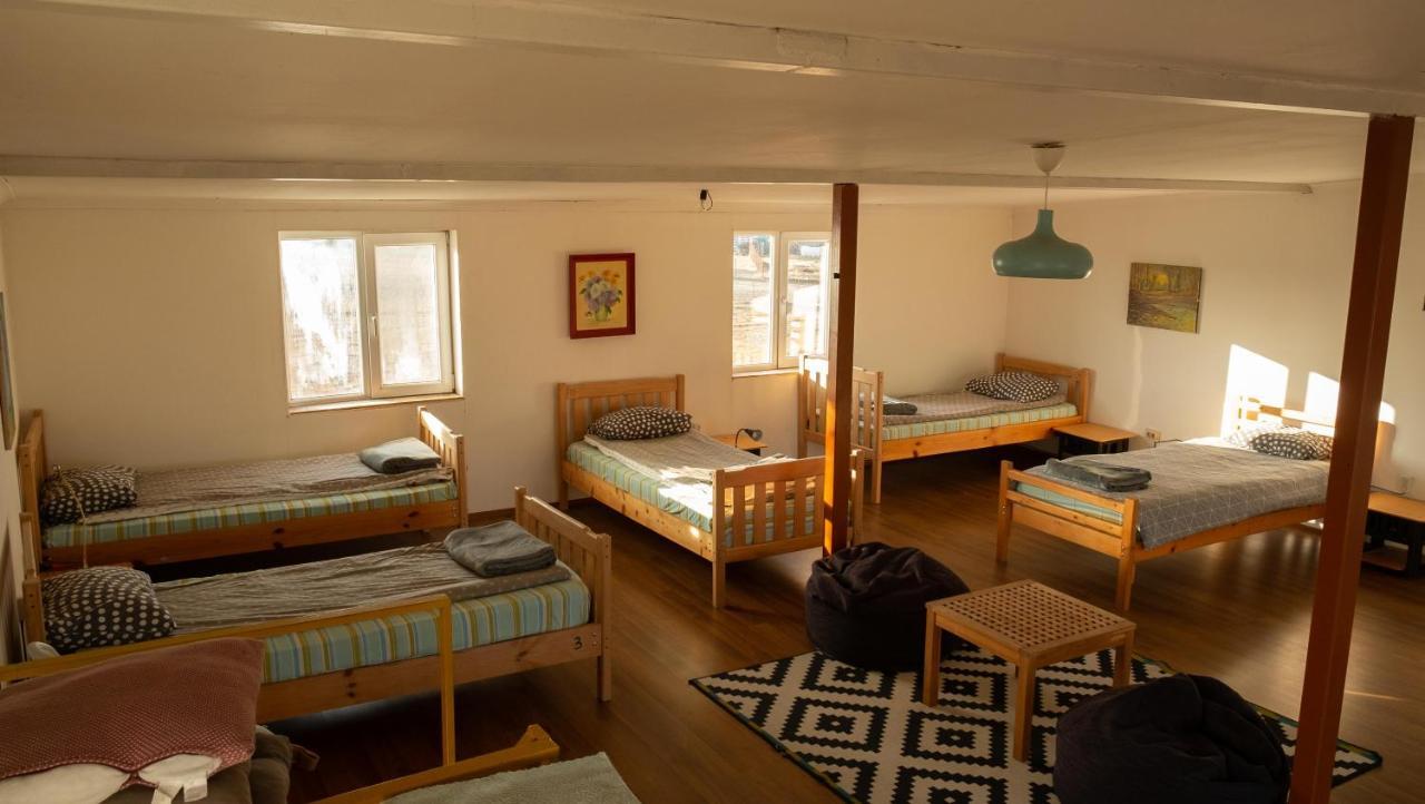 Udabno Hostel エクステリア 写真