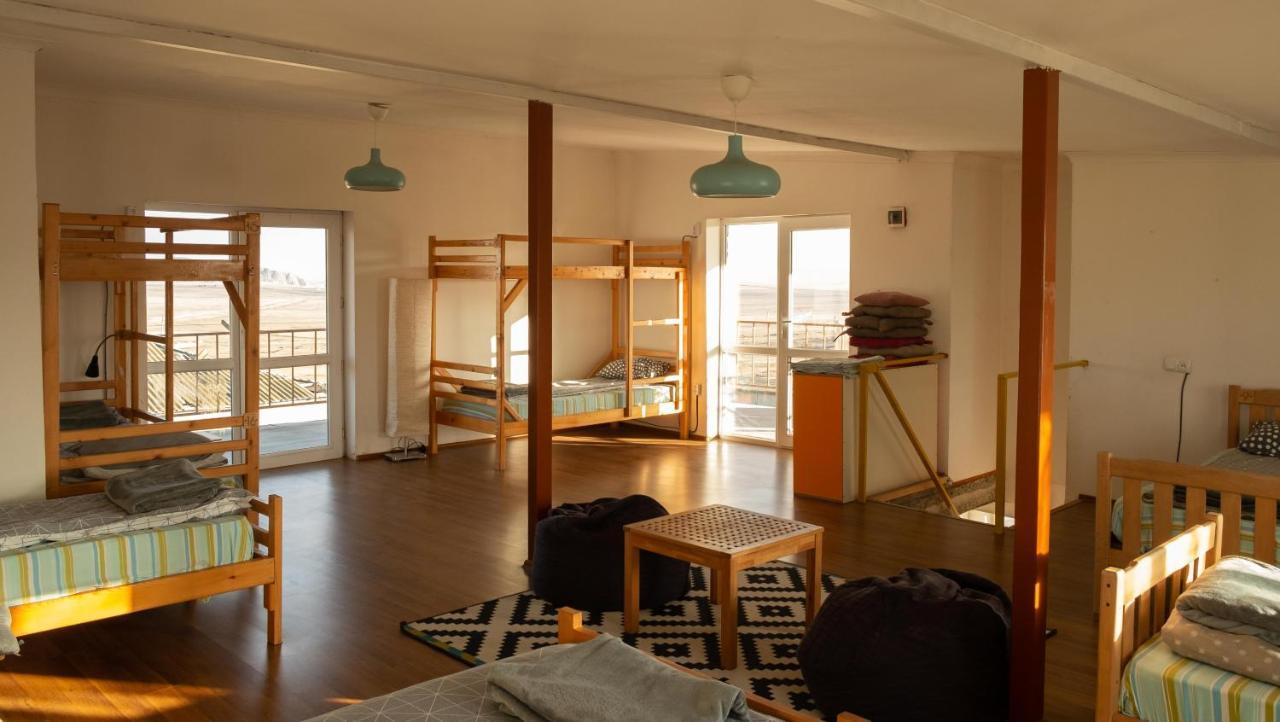 Udabno Hostel エクステリア 写真