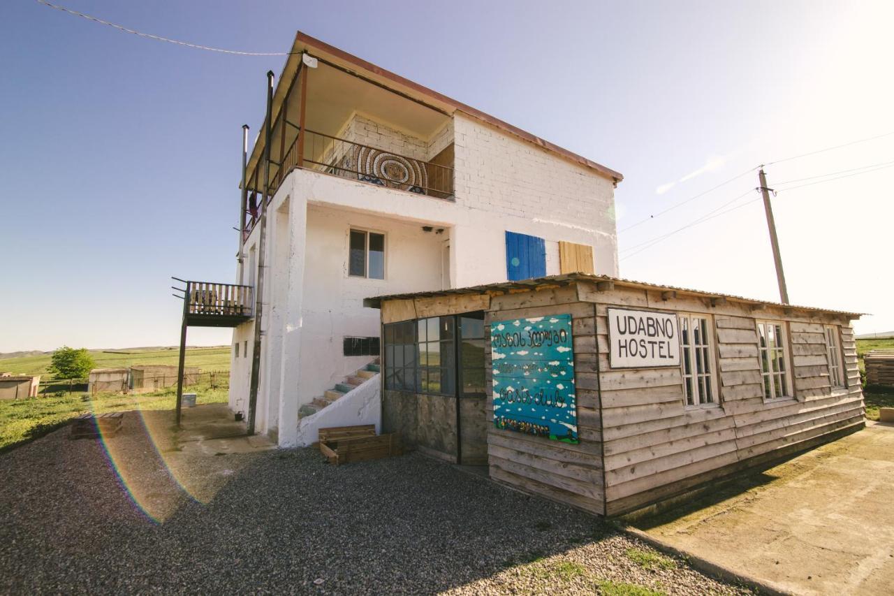 Udabno Hostel エクステリア 写真